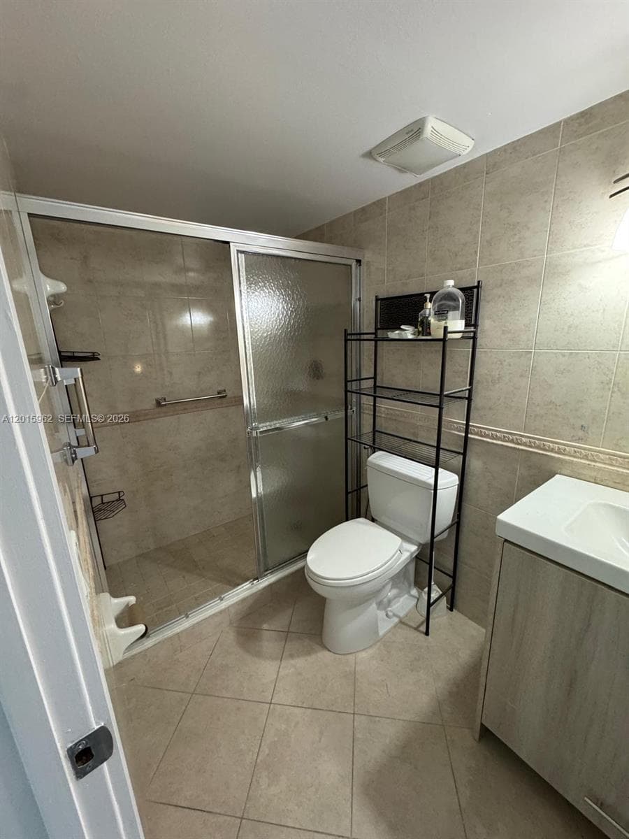 10296 NW 9th St Cir # 202, Miami FL 33172 — 5