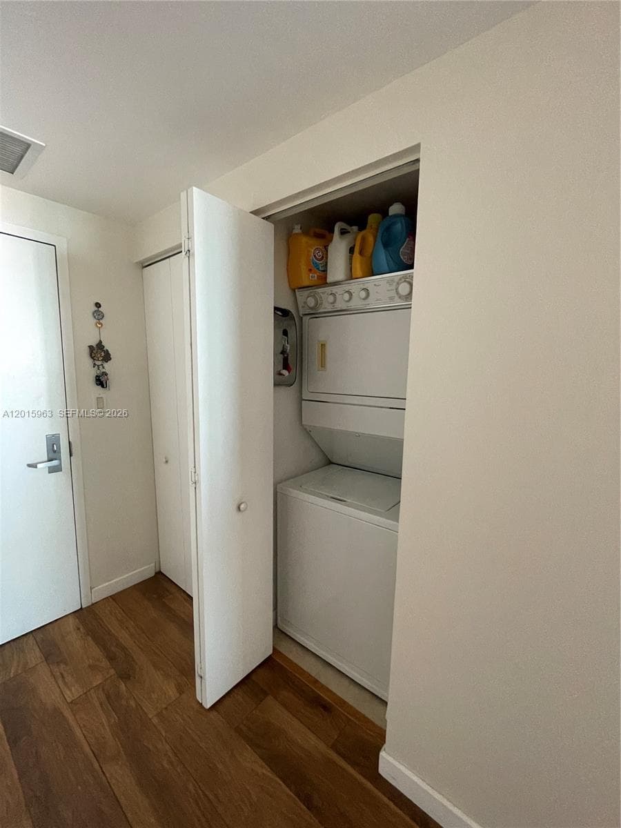 335 S Biscayne Blvd # 3603, Miami FL 33131 — 7