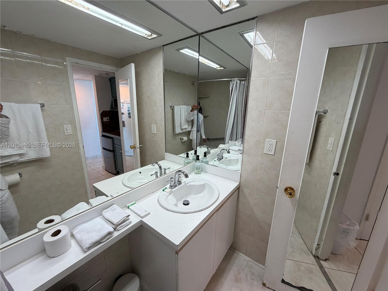 5445 Collins Ave # 1606, Miami Beach FL 33140 — 7