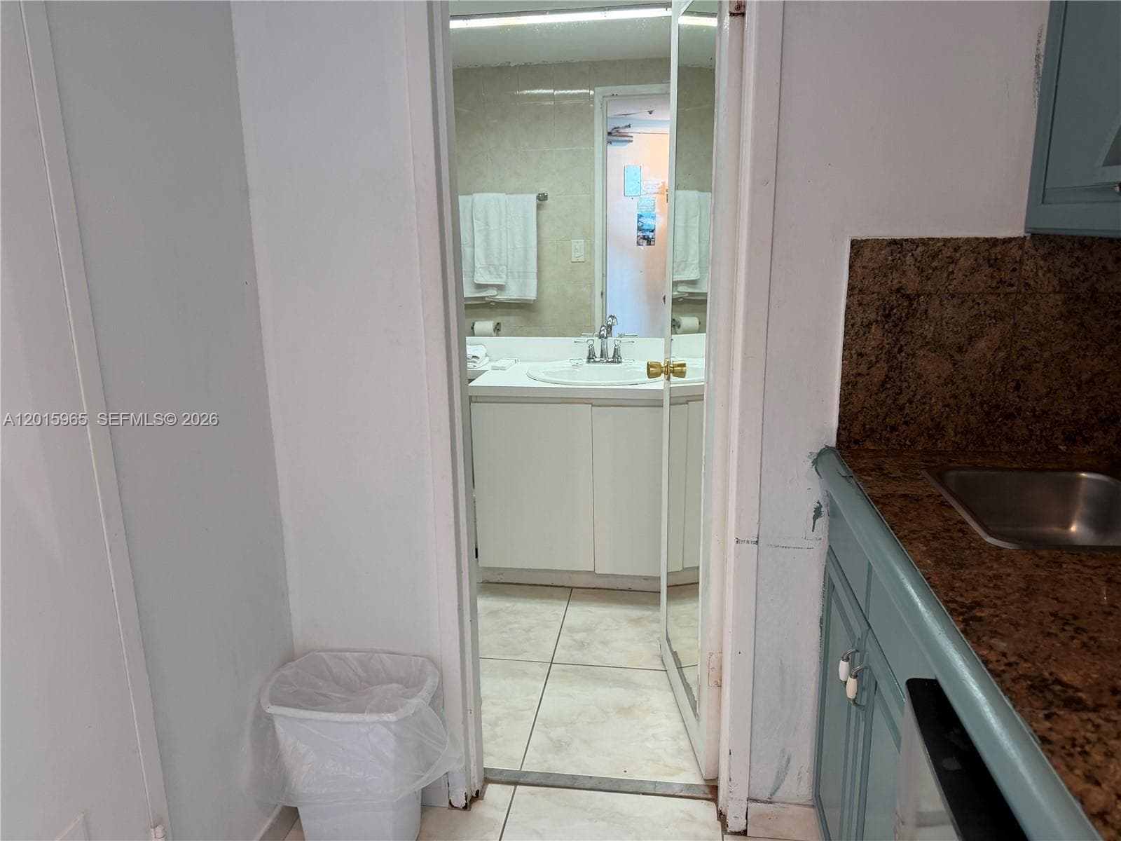 5445 Collins Ave # 1606, Miami Beach FL 33140 — 4