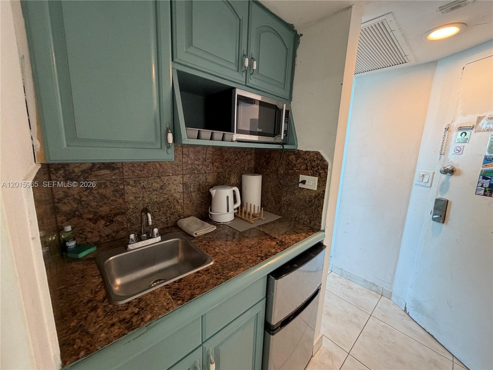 5445 Collins Ave # 1606, Miami Beach FL 33140 — 8