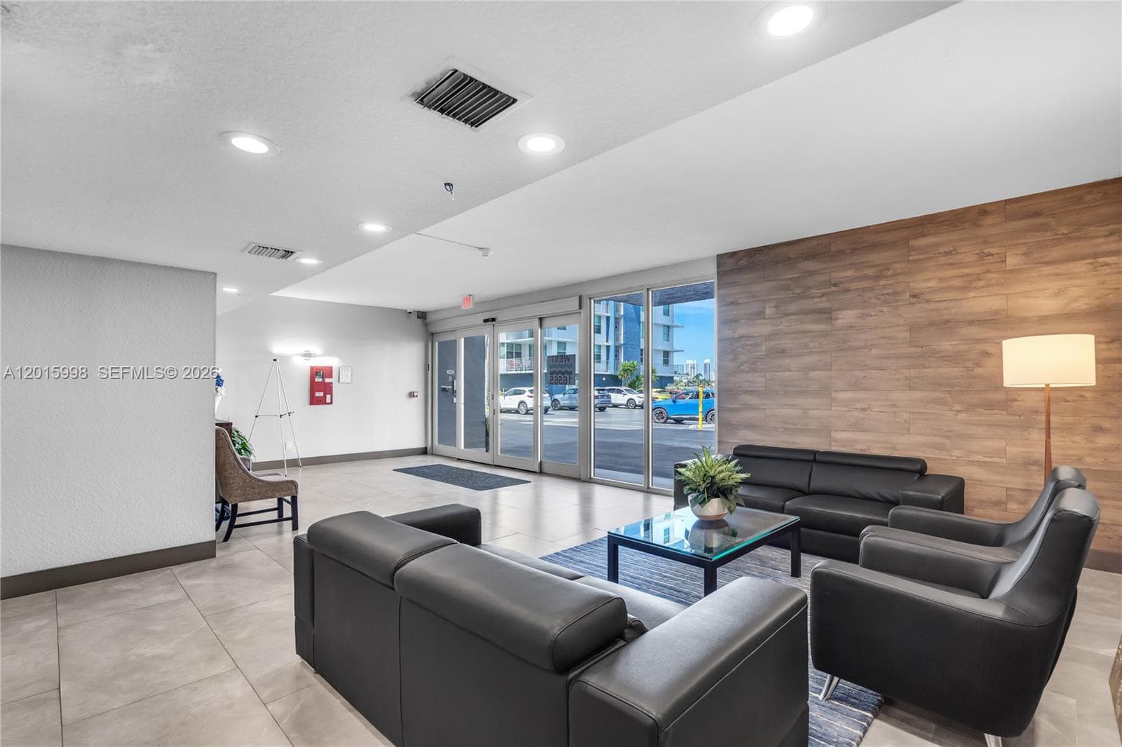 16565 NE 26th Ave # 2B, North Miami Beach FL 33160 — 33