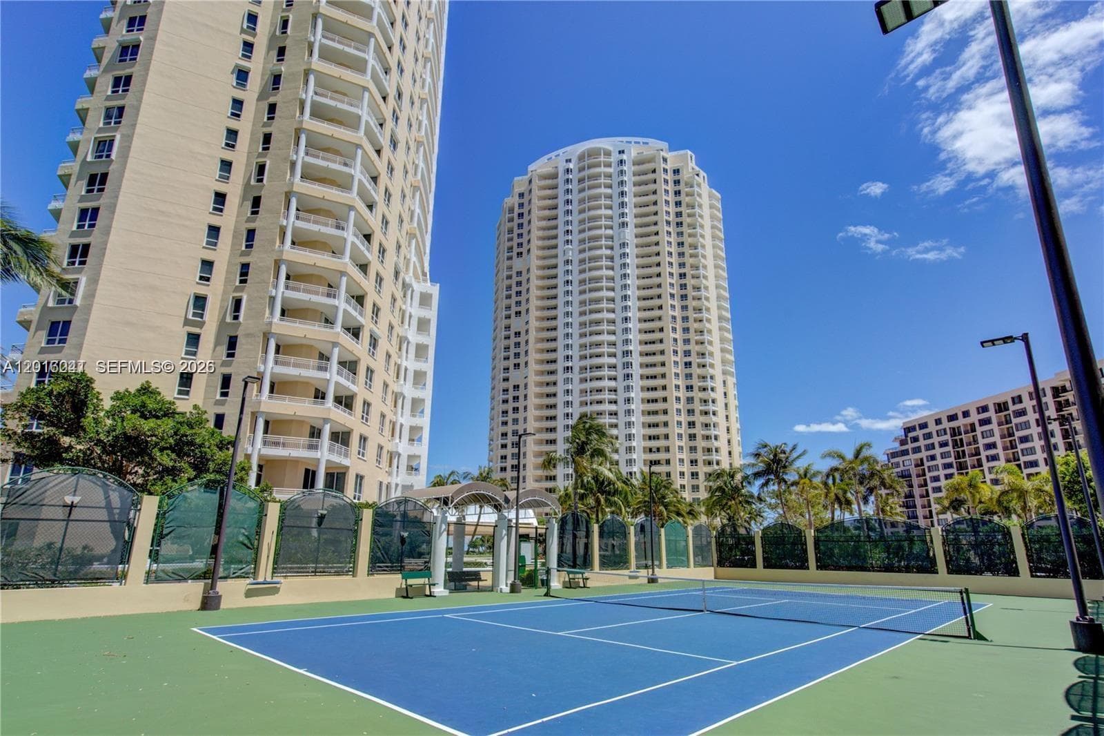 808 Brickell Key Dr # 3304, Miami FL 33131 — 67