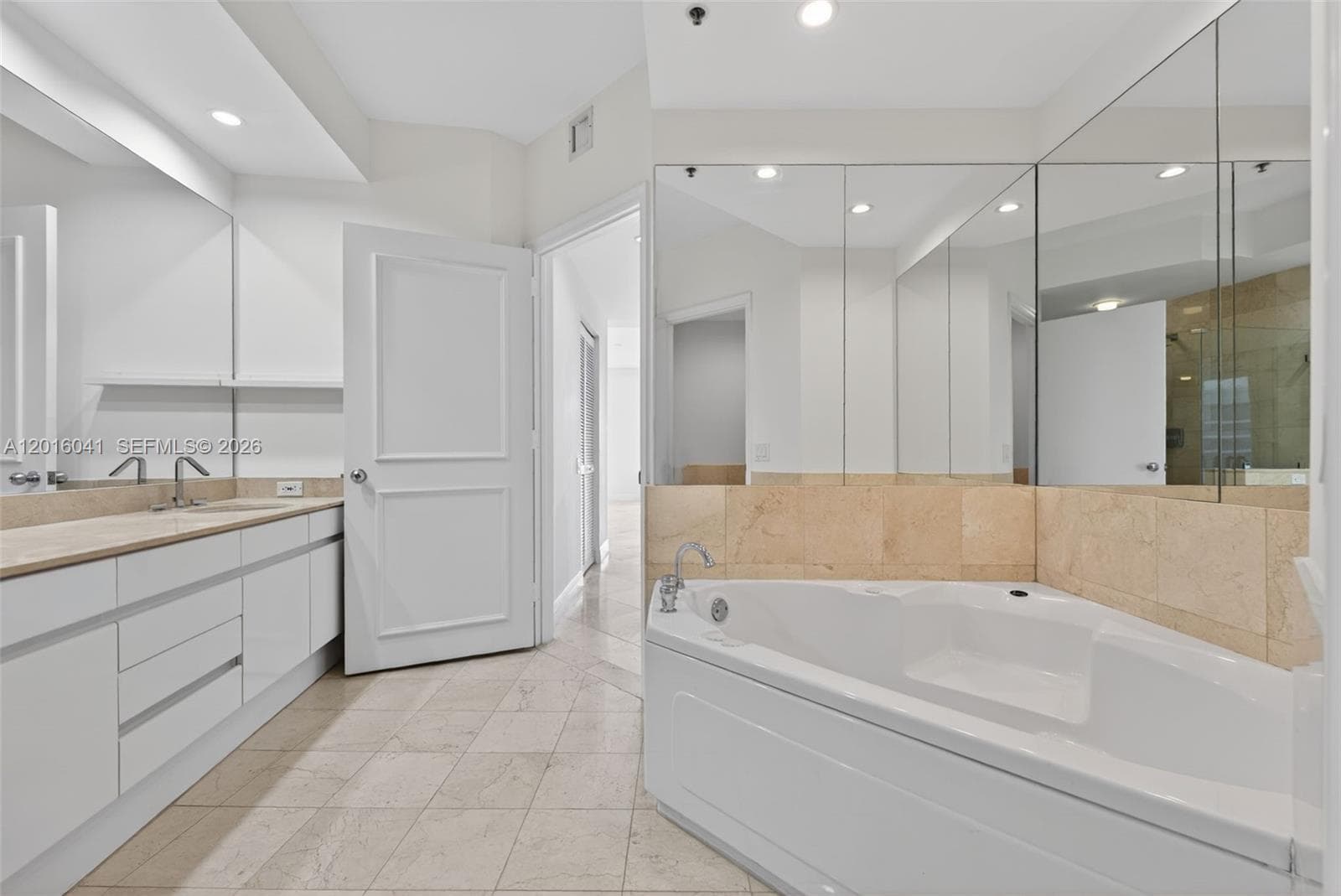 808 Brickell Key Dr # 3304, Miami FL 33131 — 39