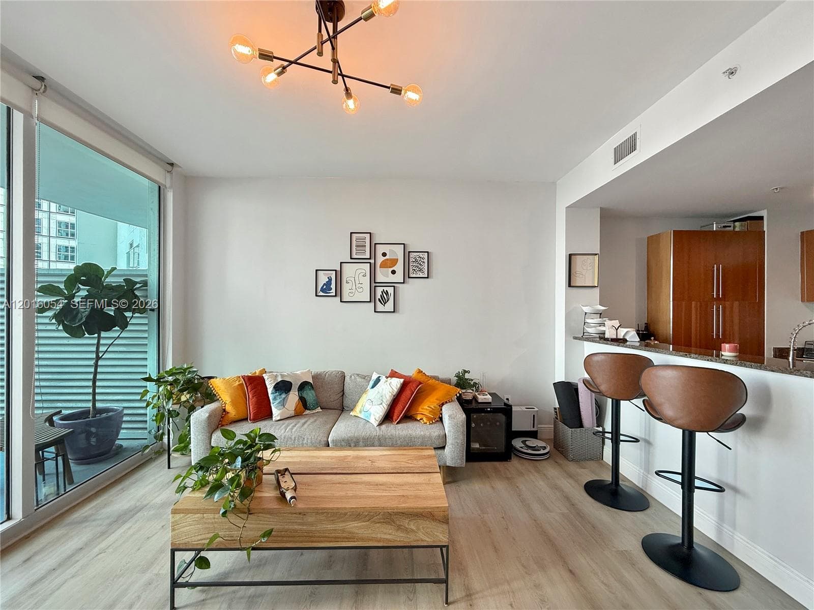 300 S Biscayne Blvd # 1705, Miami FL 33131 — 2