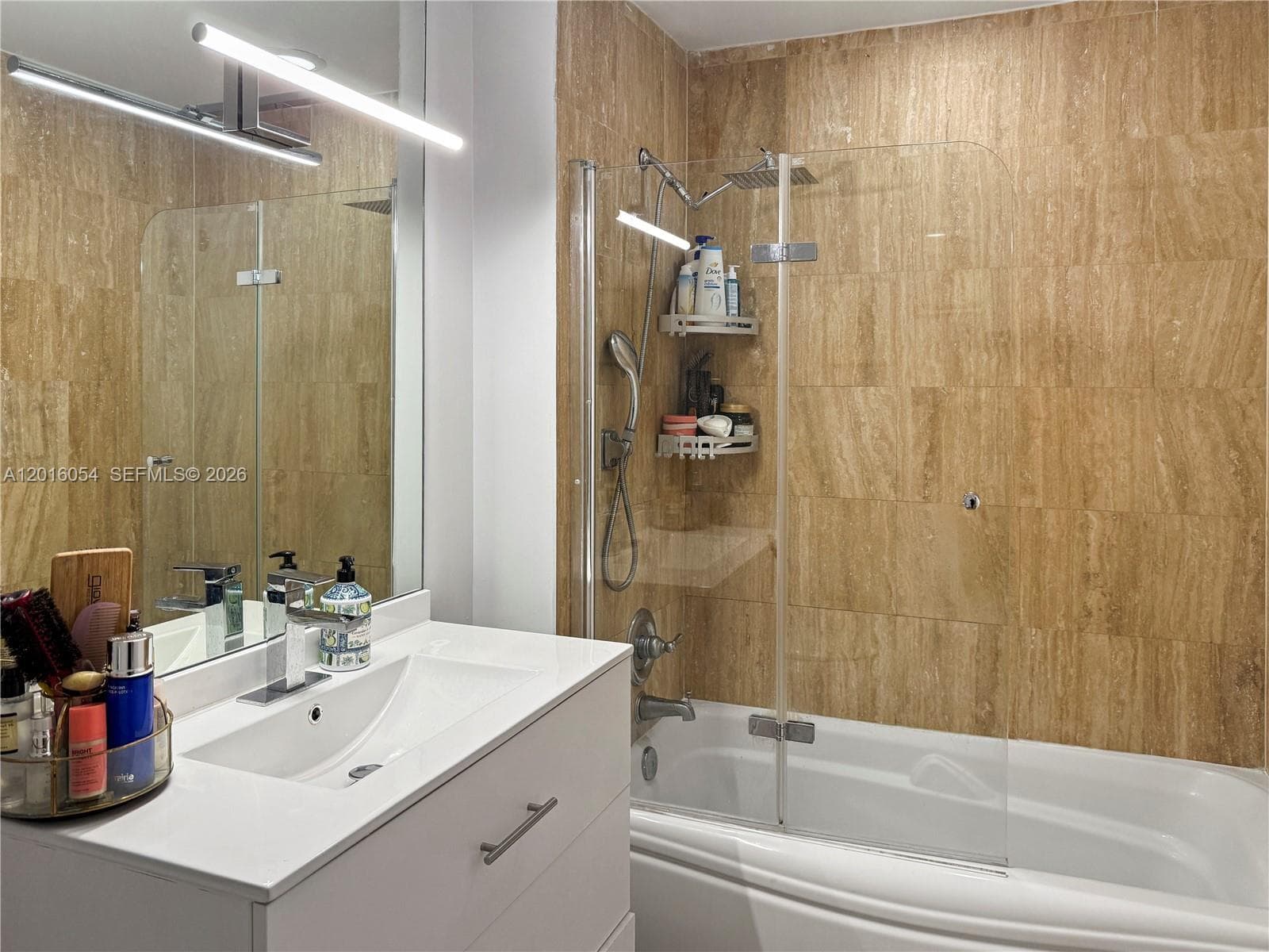 300 S Biscayne Blvd # 1705, Miami FL 33131 — 13