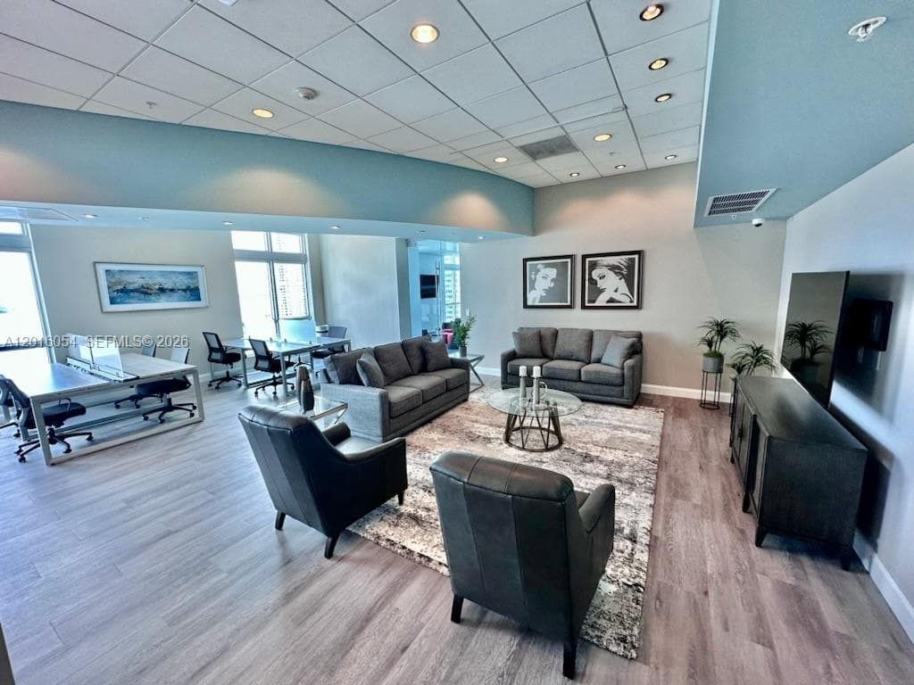 300 S Biscayne Blvd # 1705, Miami FL 33131 — 24