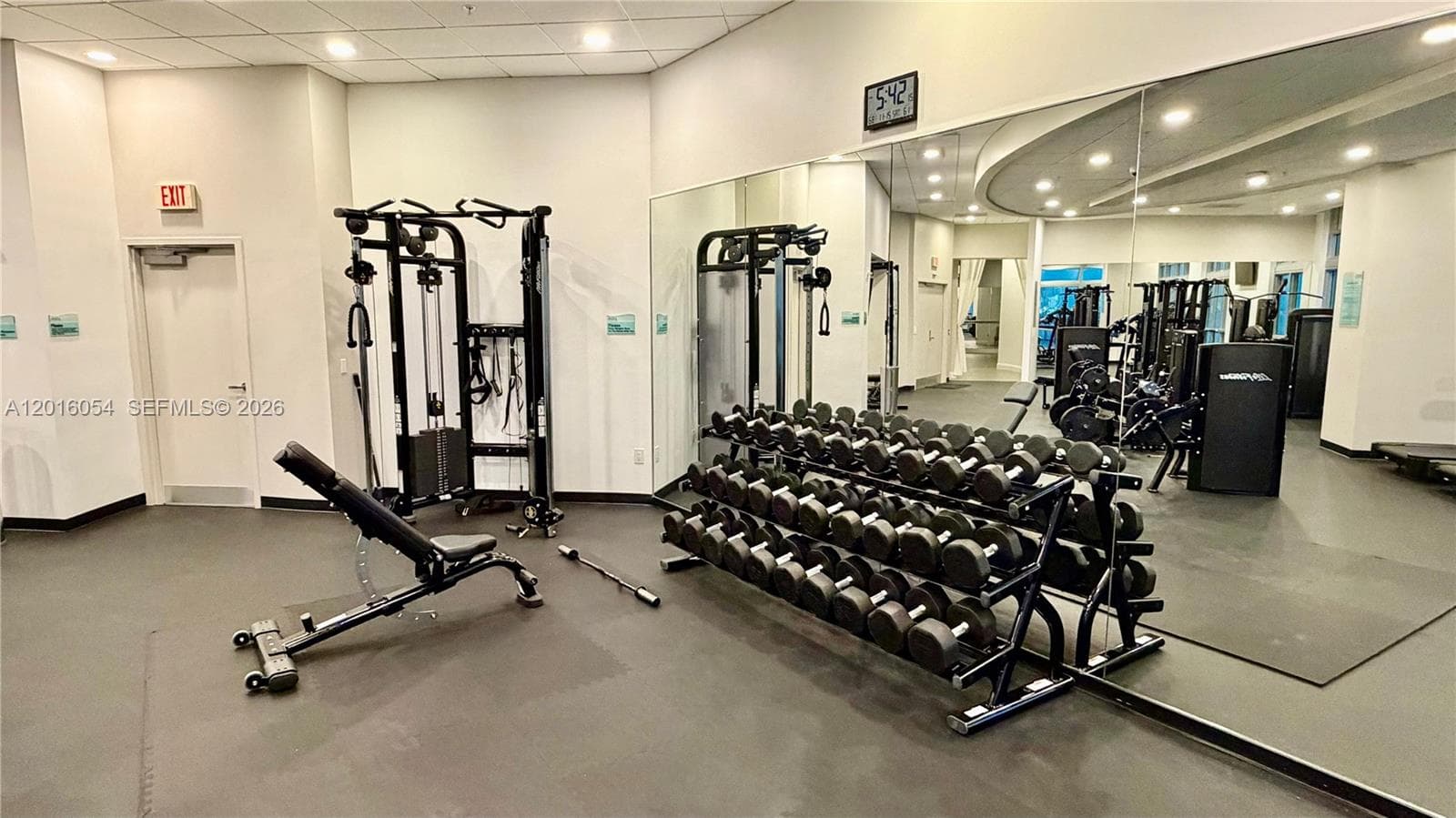 300 S Biscayne Blvd # 1705, Miami FL 33131 — 18