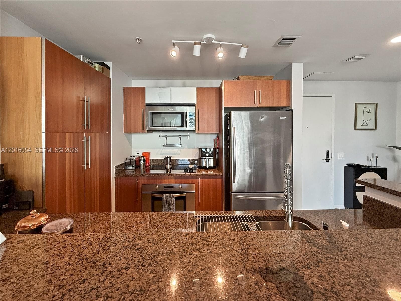 300 S Biscayne Blvd # 1705, Miami FL 33131 — 8