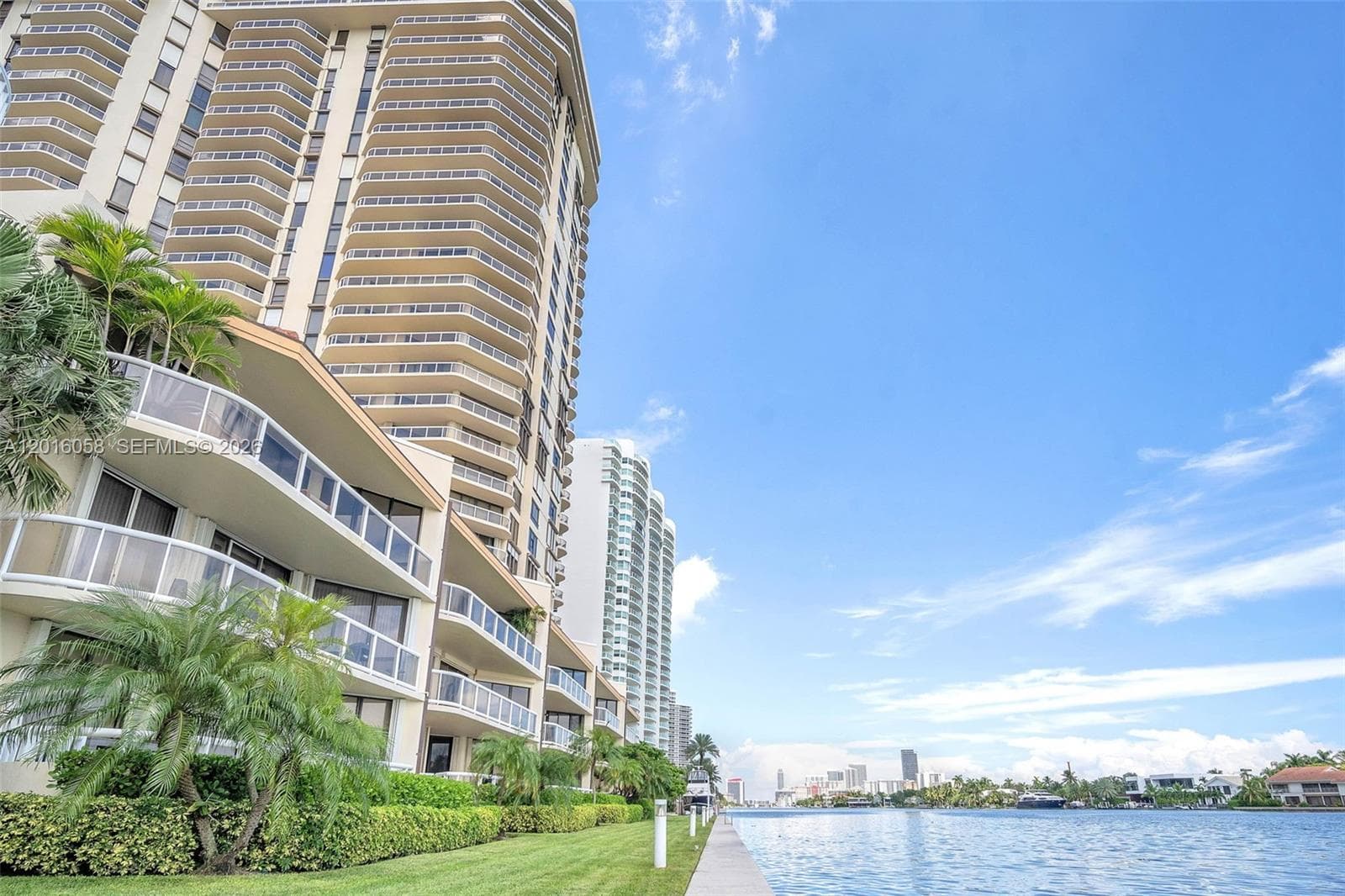 20191 E Country Club Dr # 601, Aventura FL 33180 — 27