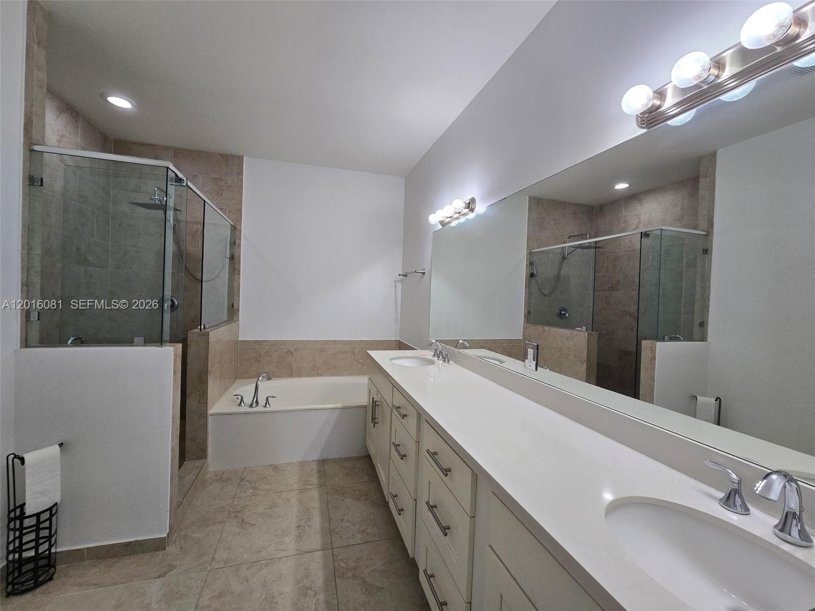 5810 NW 104th Path # 5810, Doral FL 33178 — 39