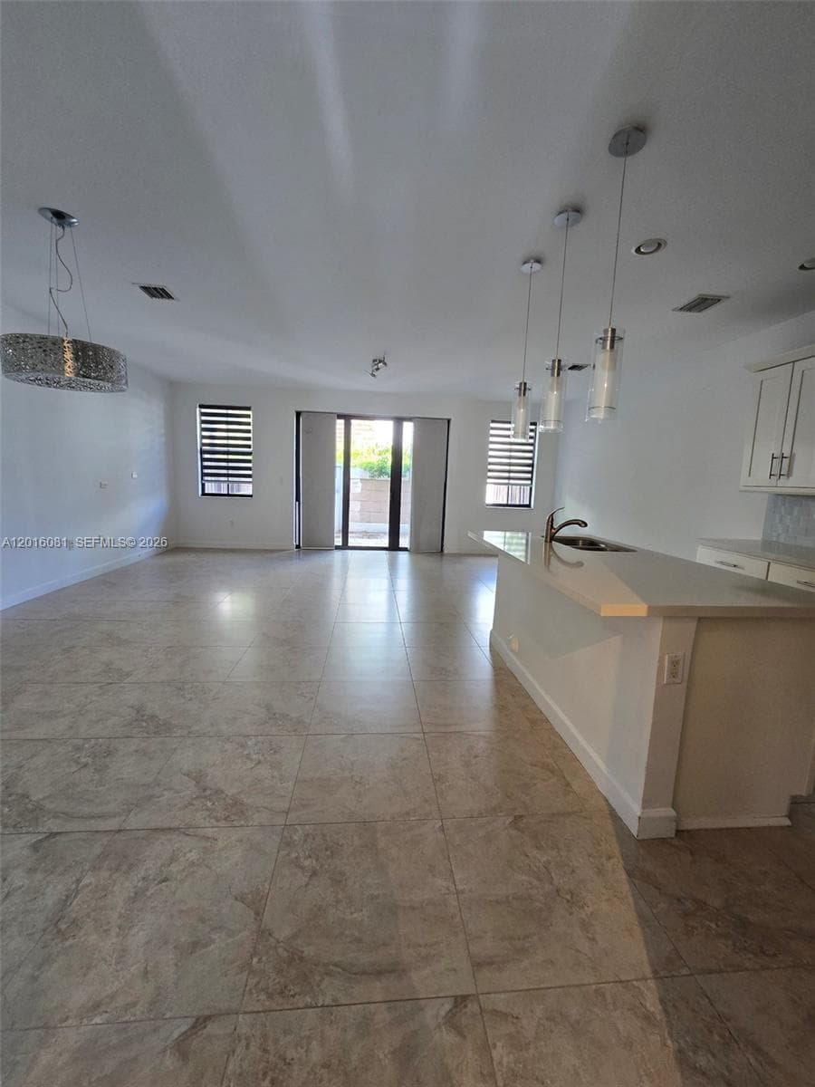 5810 NW 104th Path # 5810, Doral FL 33178 — 8
