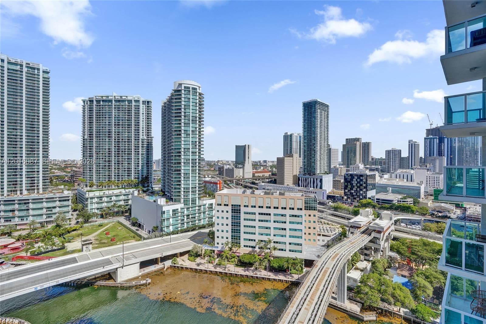 31 SE 5th St # 2305, Miami FL 33131 — 27