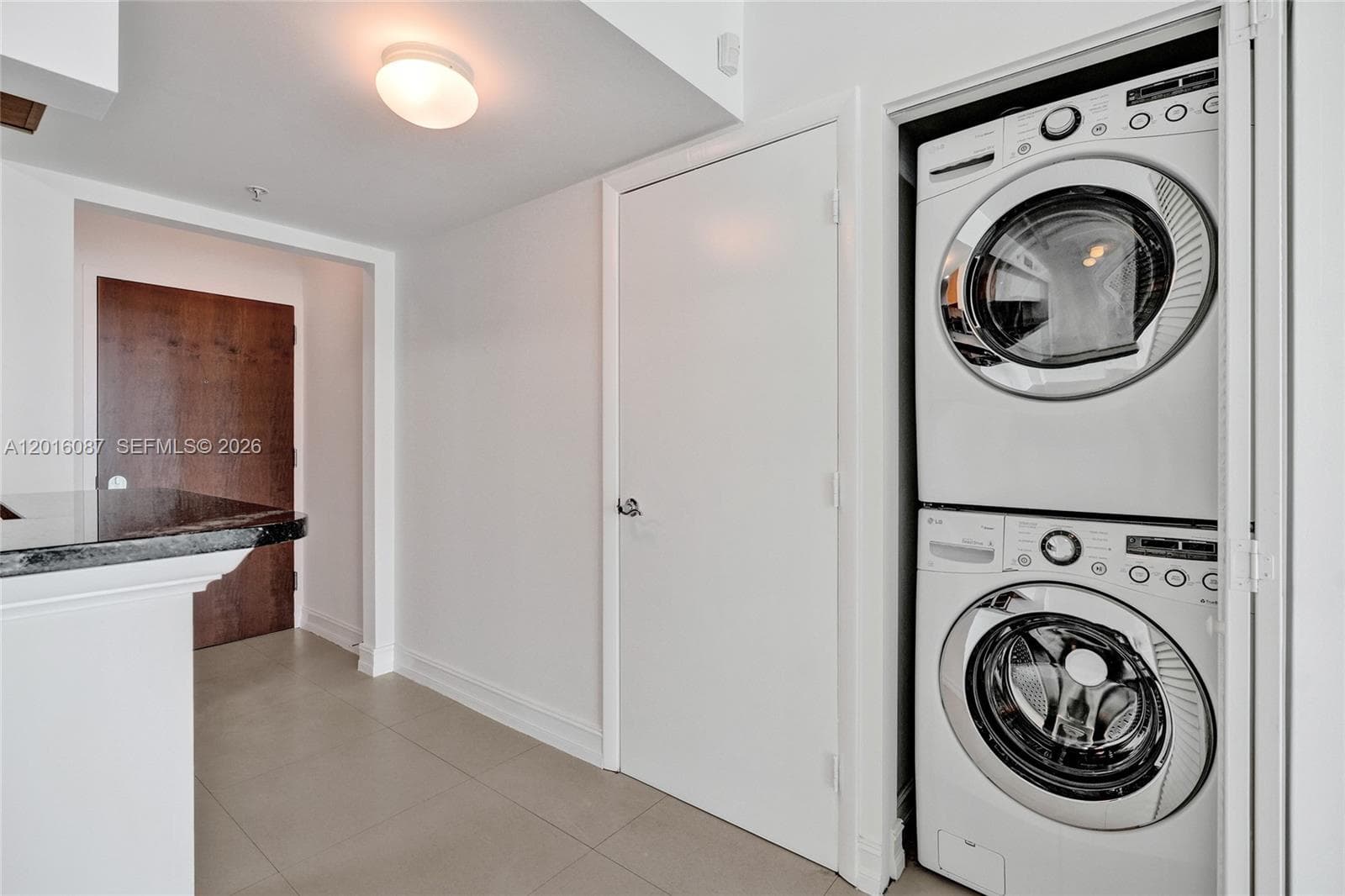 31 SE 5th St # 2305, Miami FL 33131 — 13