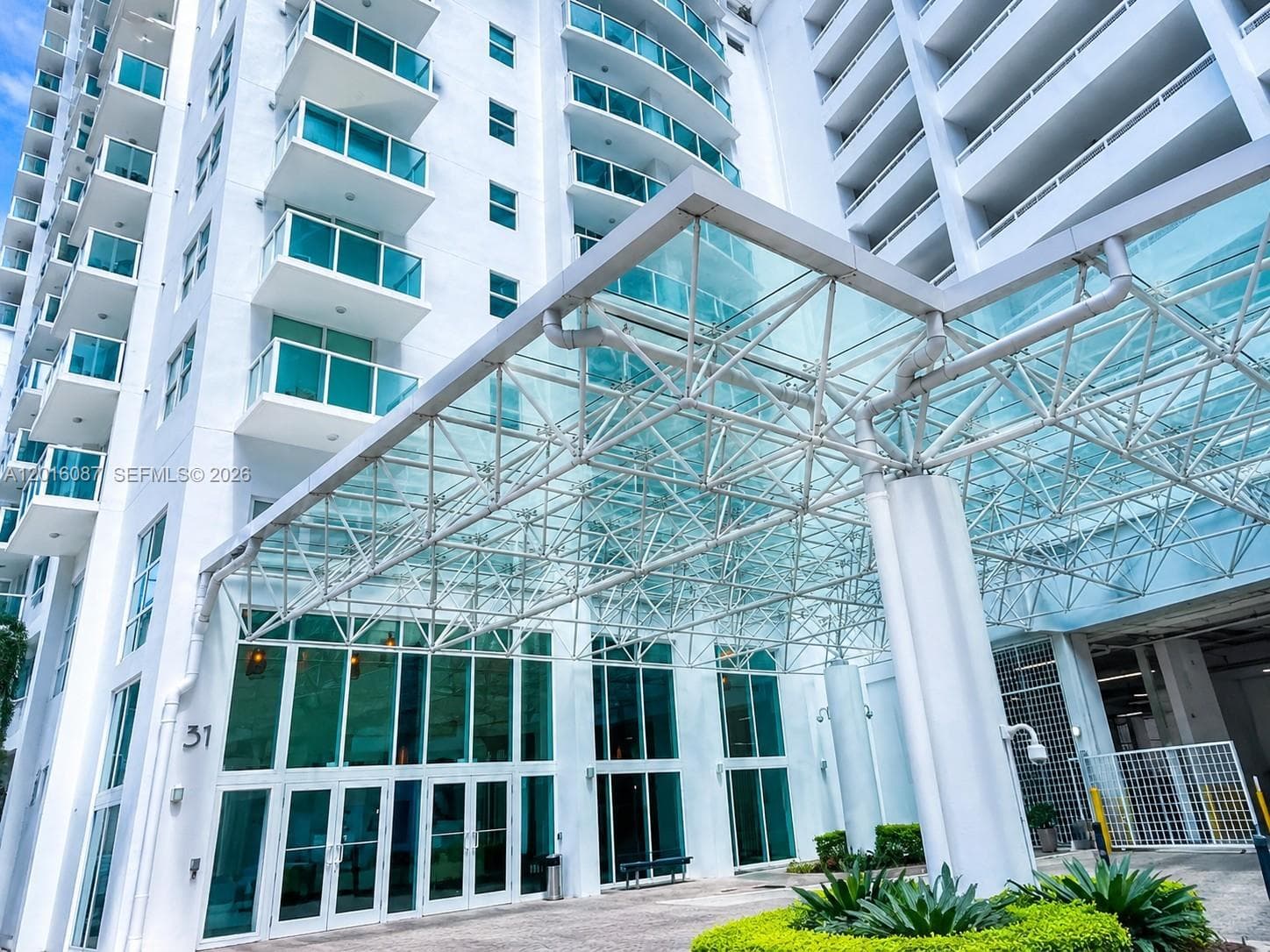 31 SE 5th St # 2305, Miami FL 33131 — 5