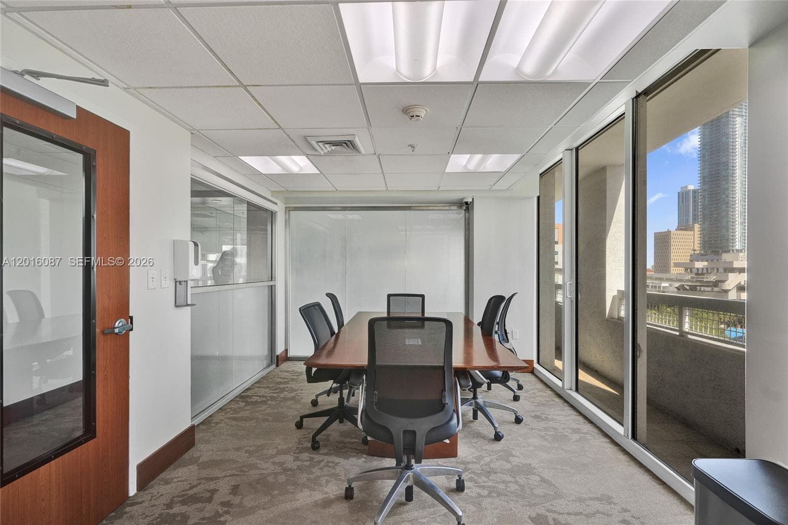 31 SE 5th St # 2305, Miami FL 33131 — 34