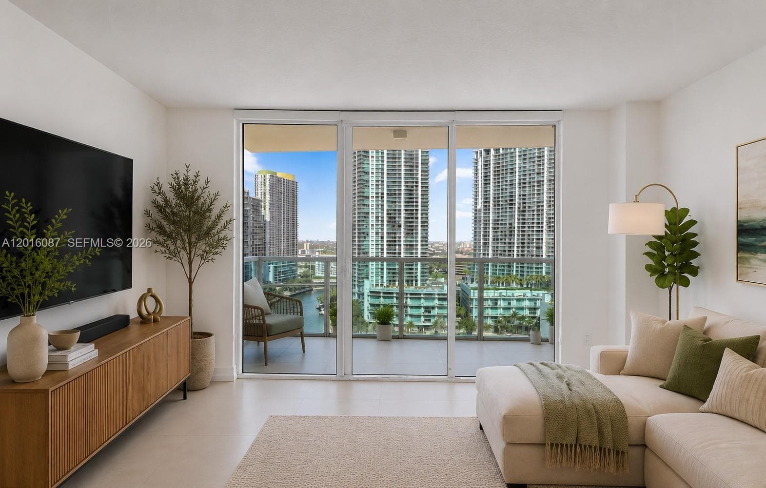 31 SE 5th St # 2305, Miami FL 33131 — 8