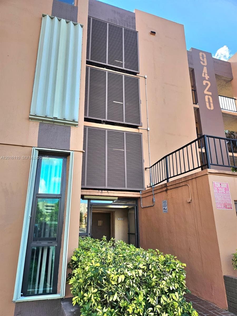 9420 W Flagler St # 103, Miami FL 33174 — 51