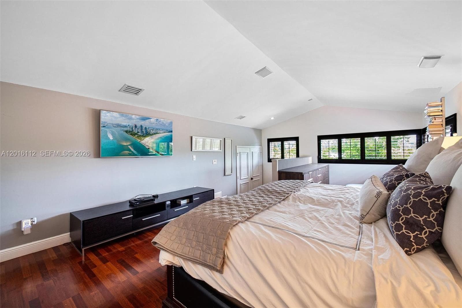 L Hermitage, Miami, FL — 14