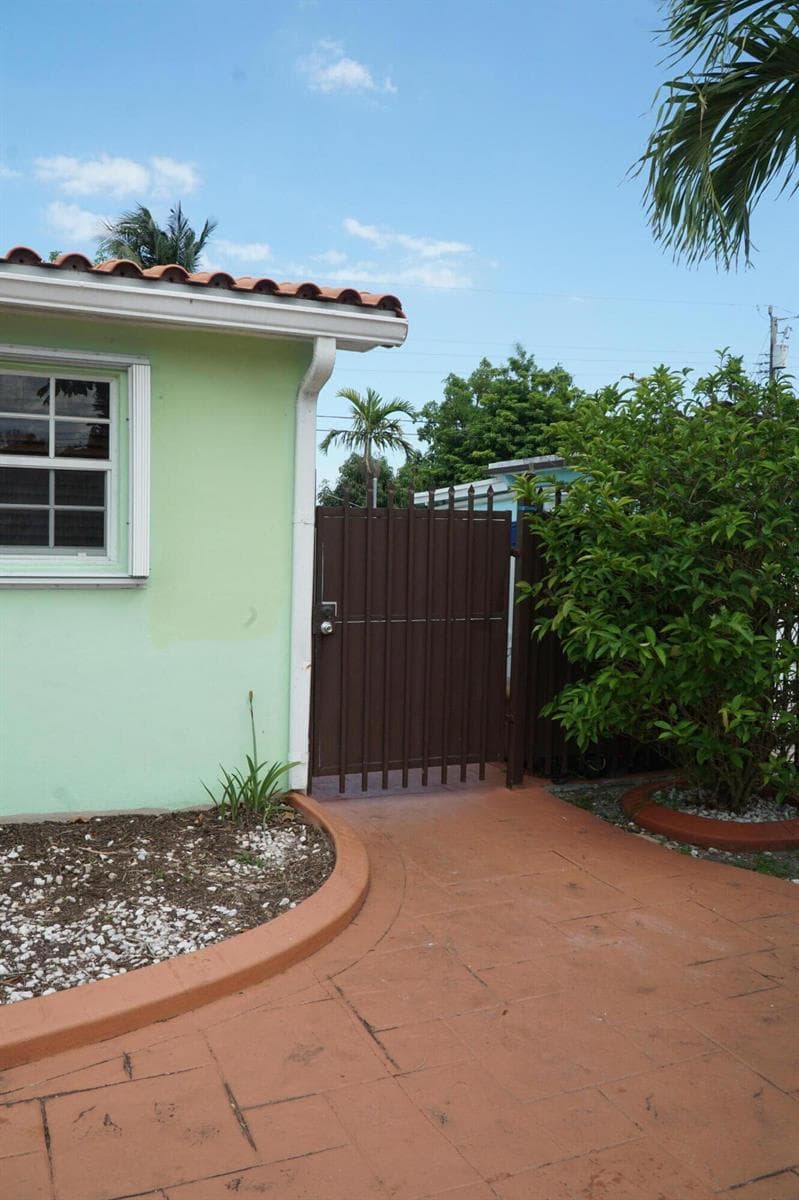 3311 SW 105th Court, Miami FL 33165 — 14