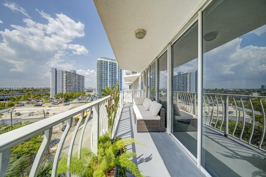 7601 E Treasure Dr # 703, North Bay Village FL 33141 — 11