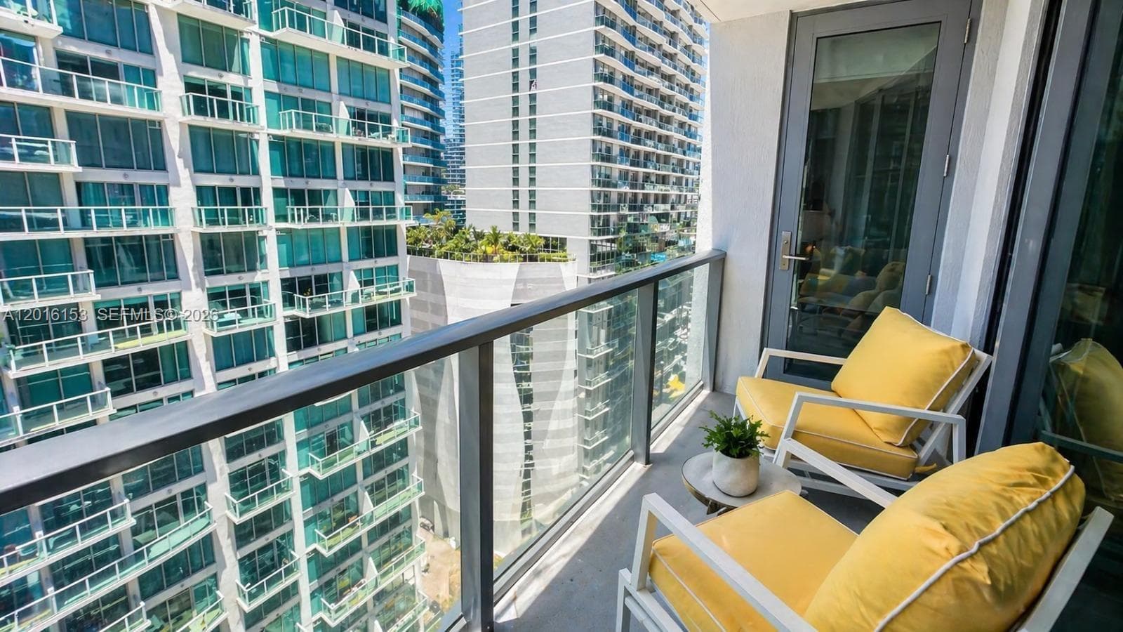 31 SE 6th St # 1904, Miami FL 33131 — 18