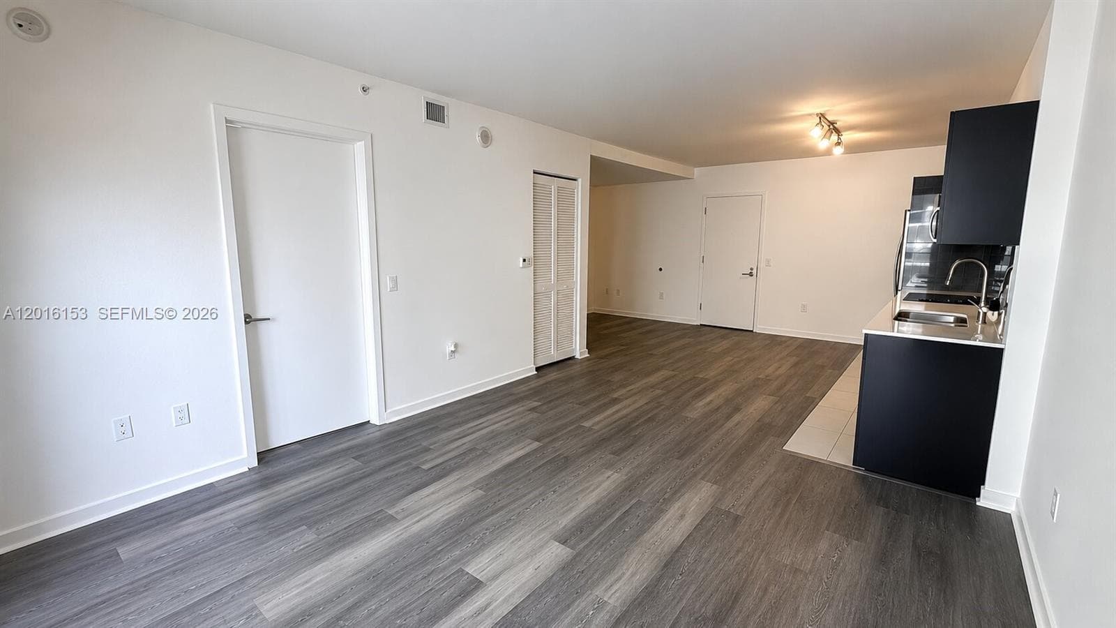 31 SE 6th St # 1904, Miami FL 33131 — 8