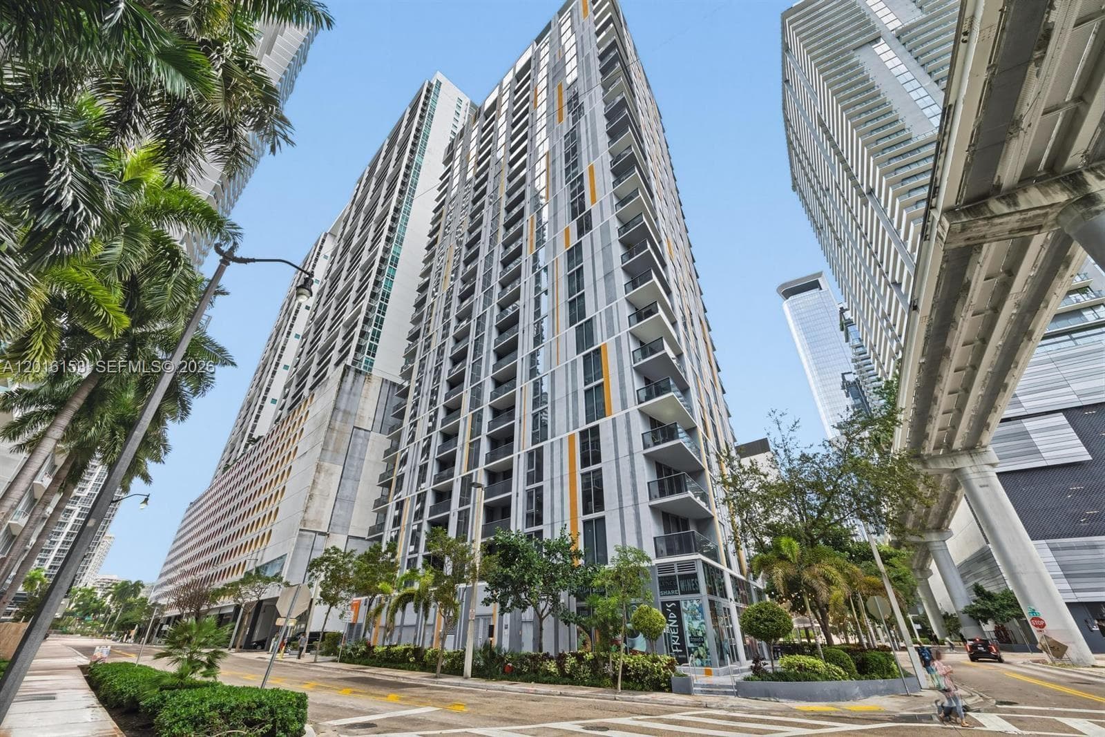 31 SE 6th St # 1904, Miami FL 33131 — 25