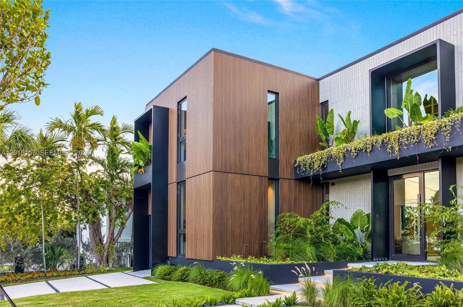 4550 N Jefferson Ave, Miami Beach FL 33140 — 6