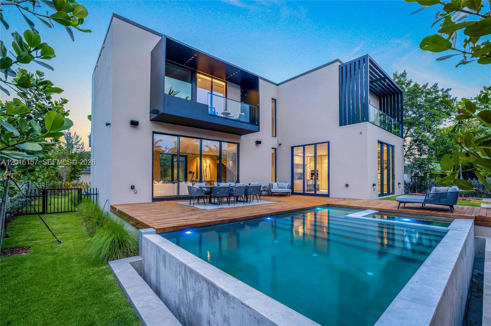 4550 N Jefferson Ave, Miami Beach FL 33140 — 91