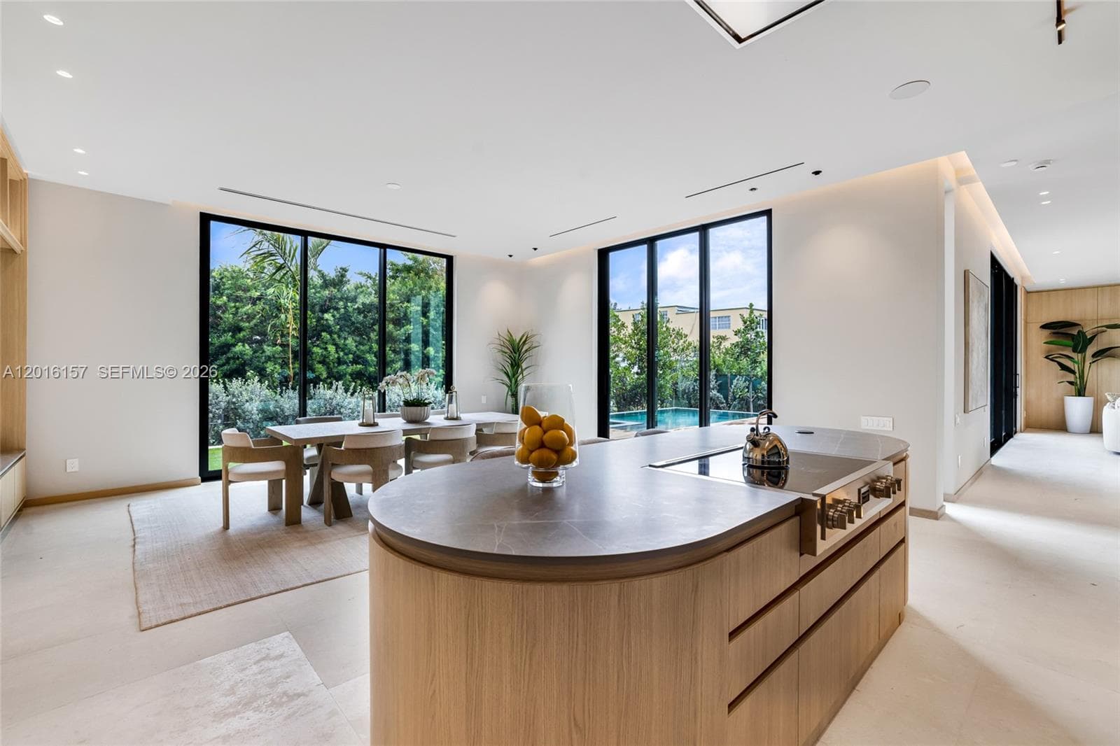 4550 N Jefferson Ave, Miami Beach FL 33140 — 26