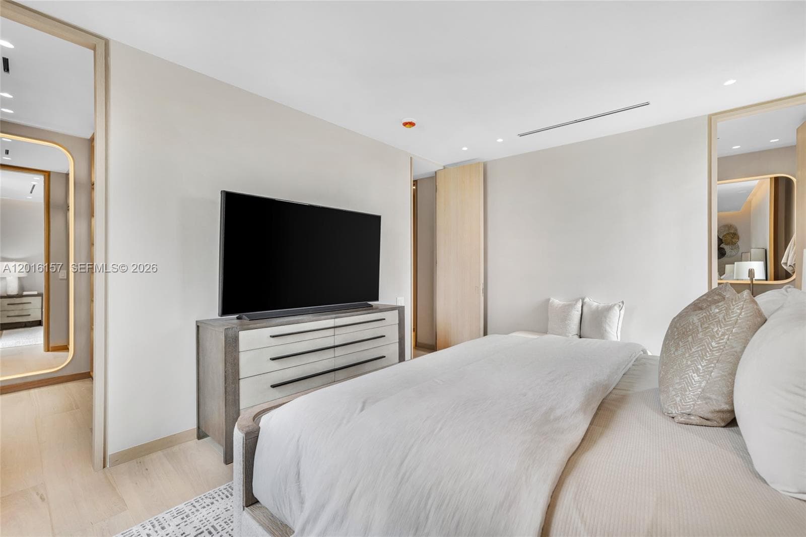 4550 N Jefferson Ave, Miami Beach FL 33140 — 77