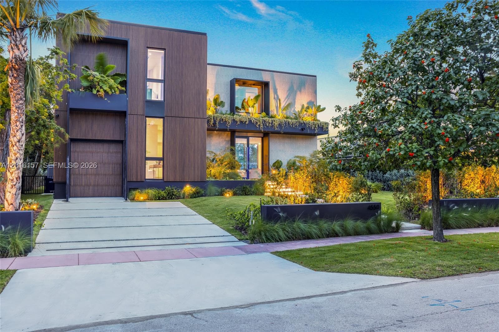 4550 N Jefferson Ave, Miami Beach FL 33140 — 3