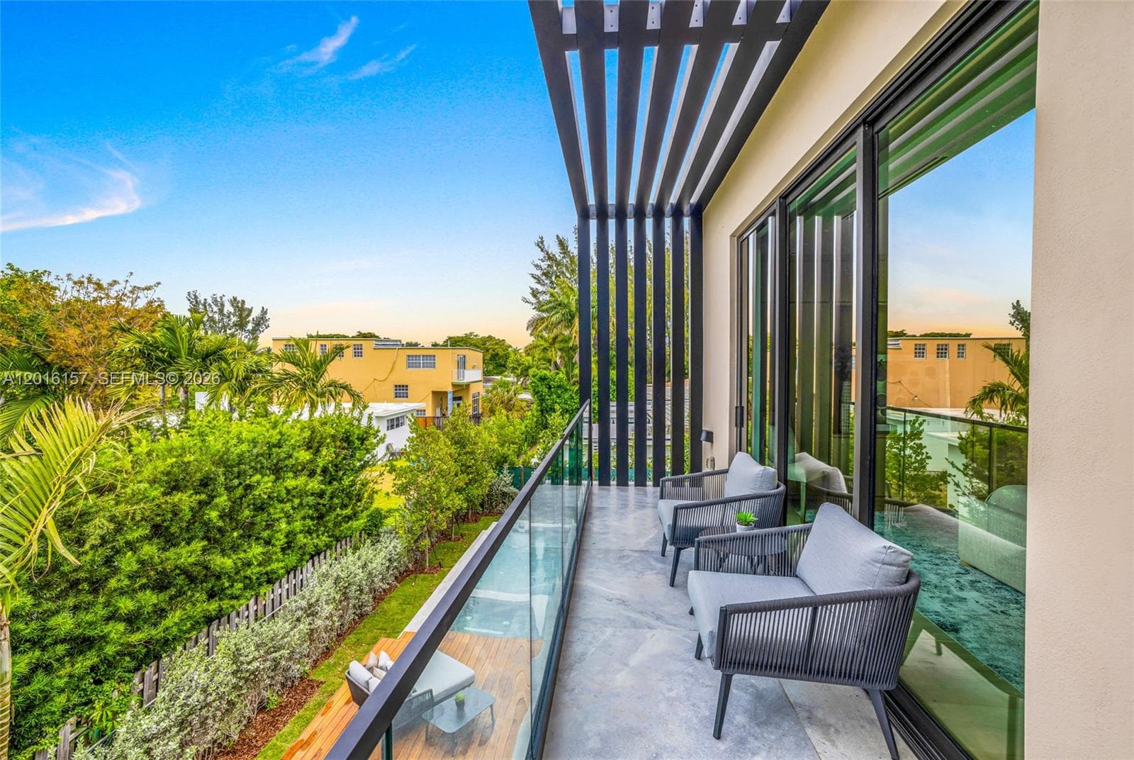 4550 N Jefferson Ave, Miami Beach FL 33140 — 81