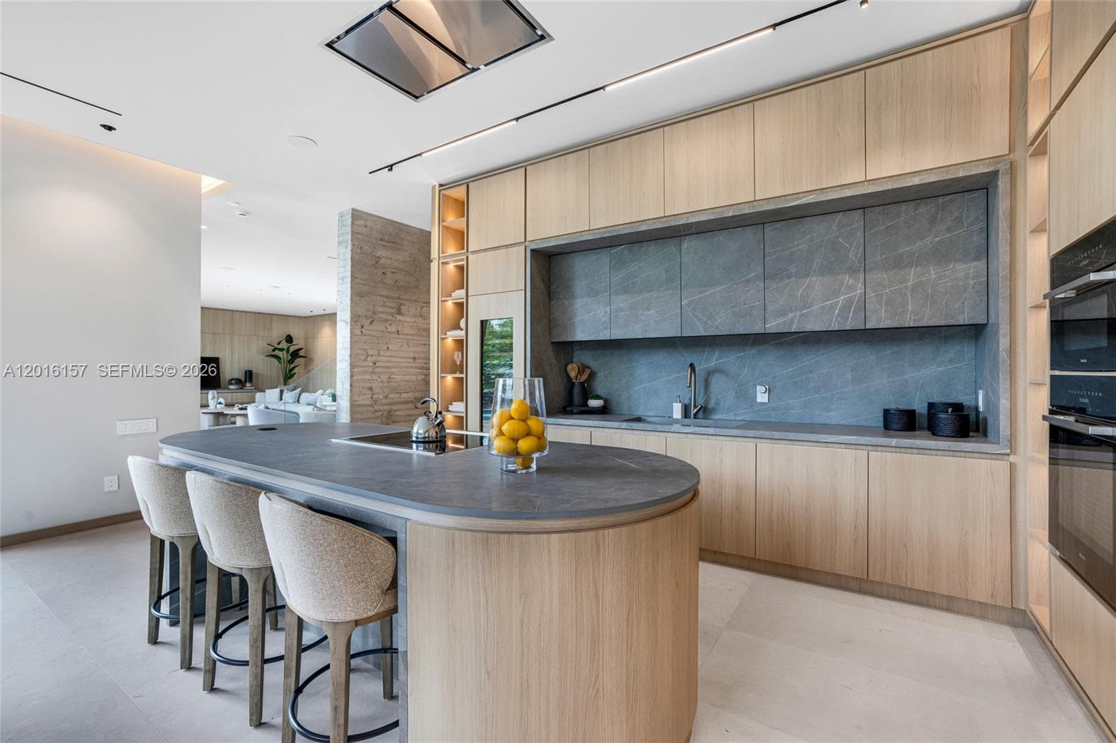 4550 N Jefferson Ave, Miami Beach FL 33140 — 32