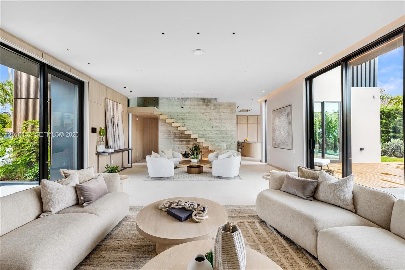 4550 N Jefferson Ave, Miami Beach FL 33140 — 10