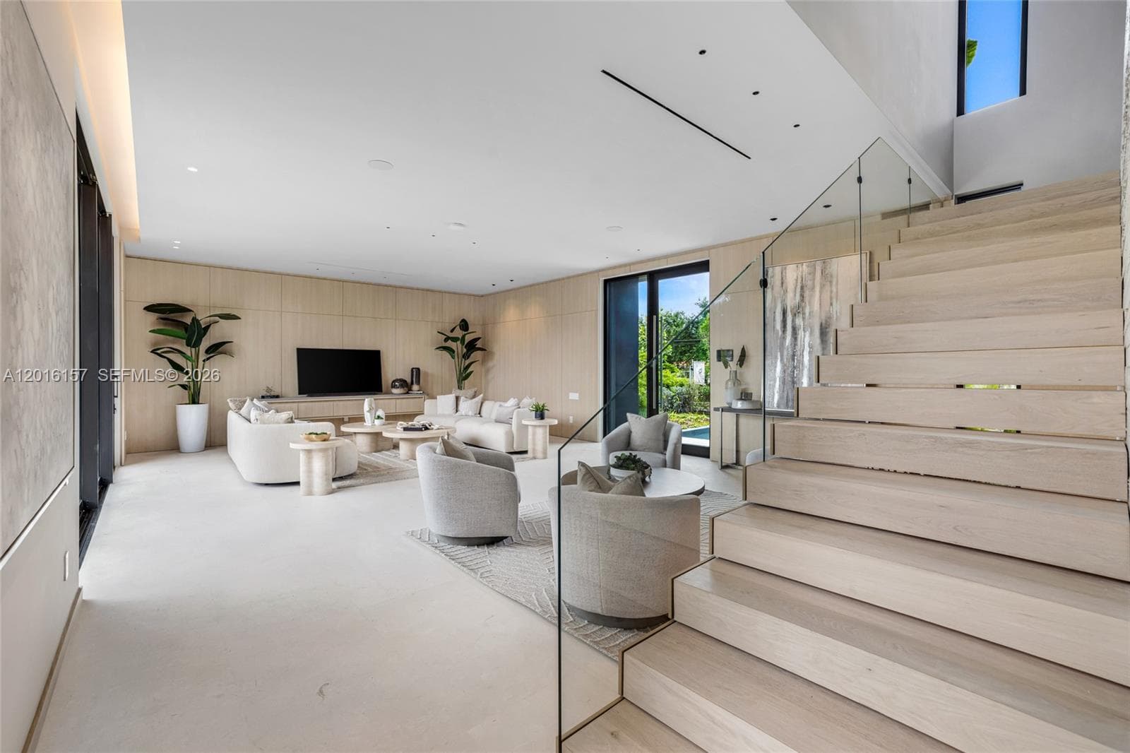 4550 N Jefferson Ave, Miami Beach FL 33140 — 18