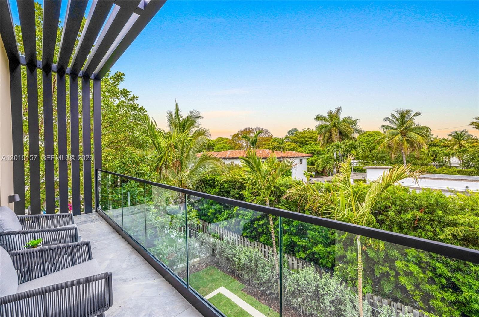 4550 N Jefferson Ave, Miami Beach FL 33140 — 83