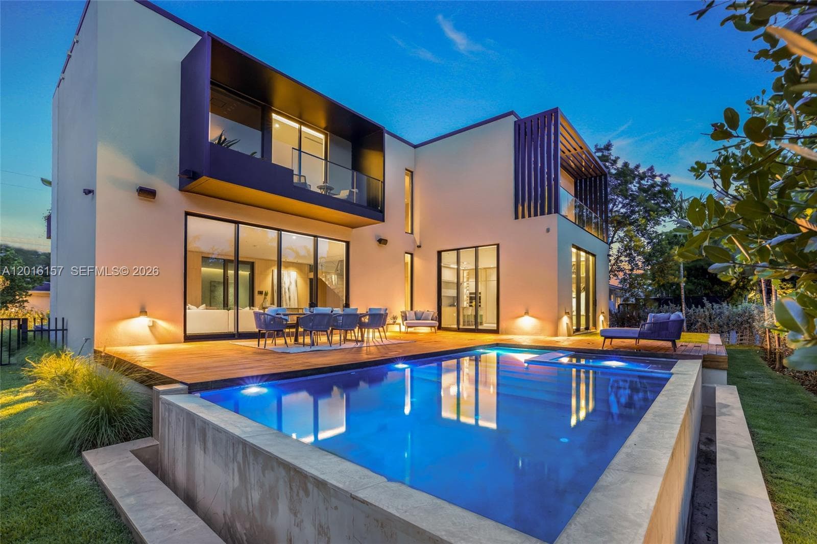 4550 N Jefferson Ave, Miami Beach FL 33140 — 87