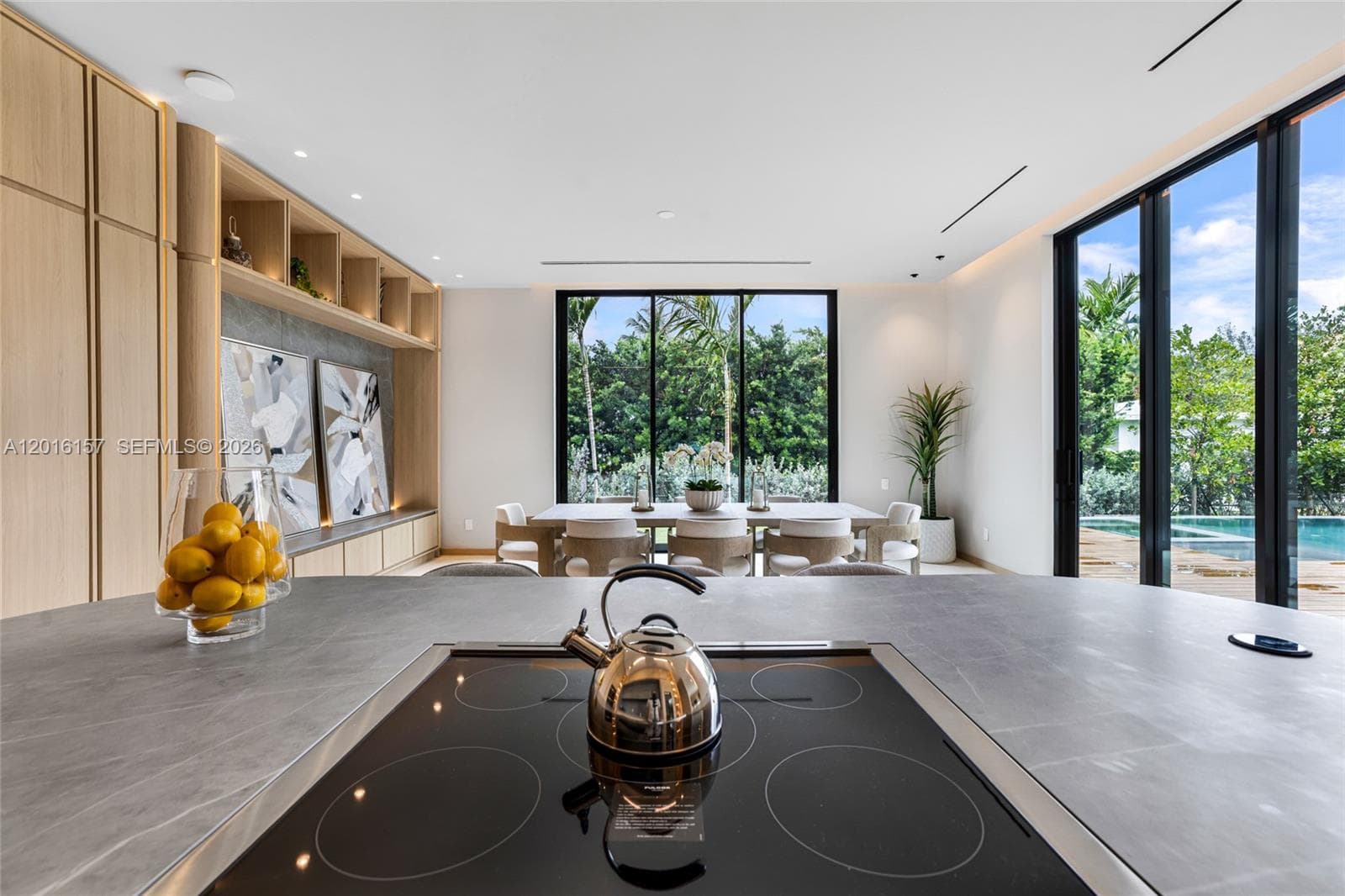 4550 N Jefferson Ave, Miami Beach FL 33140 — 25