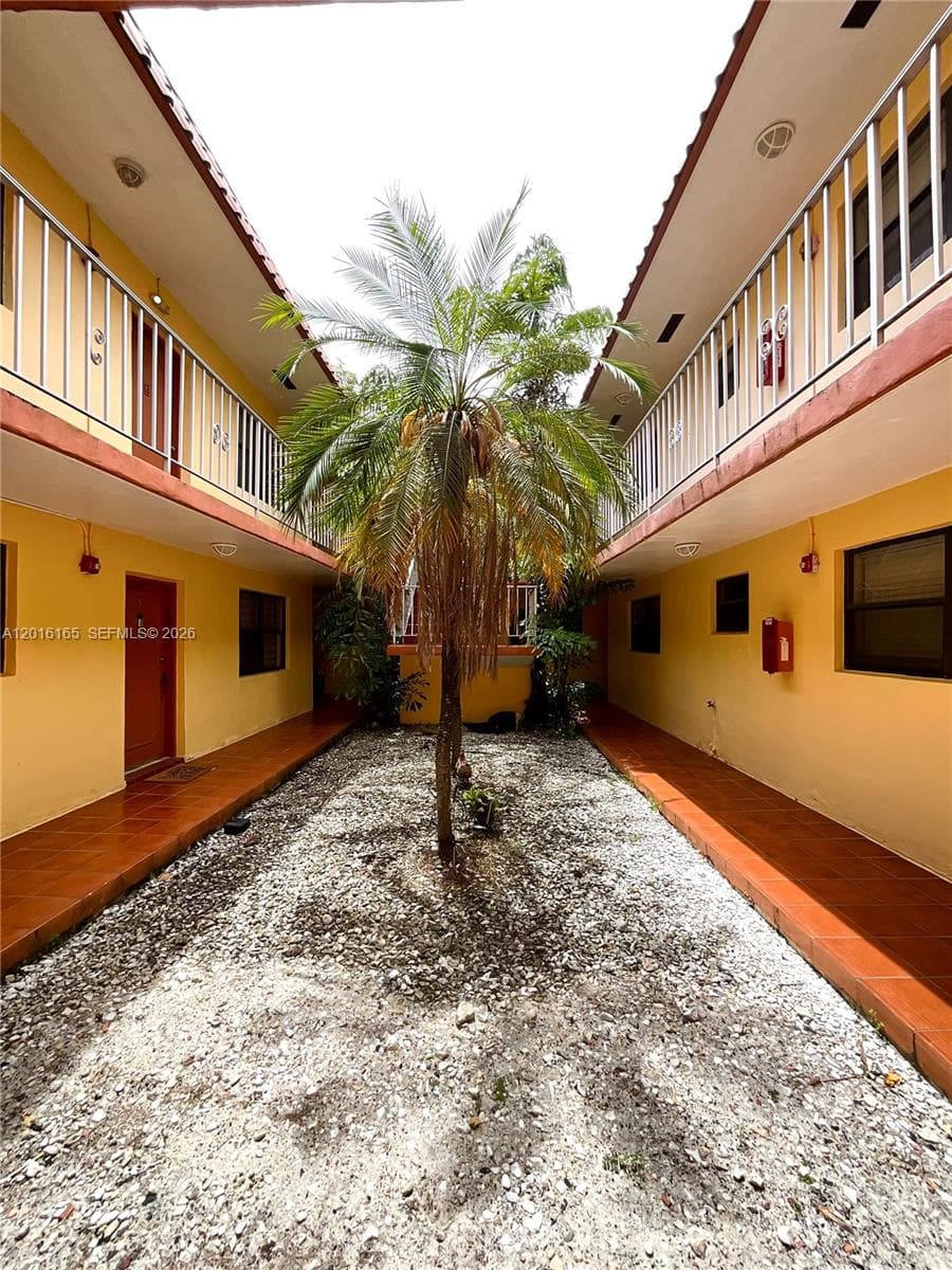 3522 NE 166th St # 7, North Miami Beach FL 33160 — 3