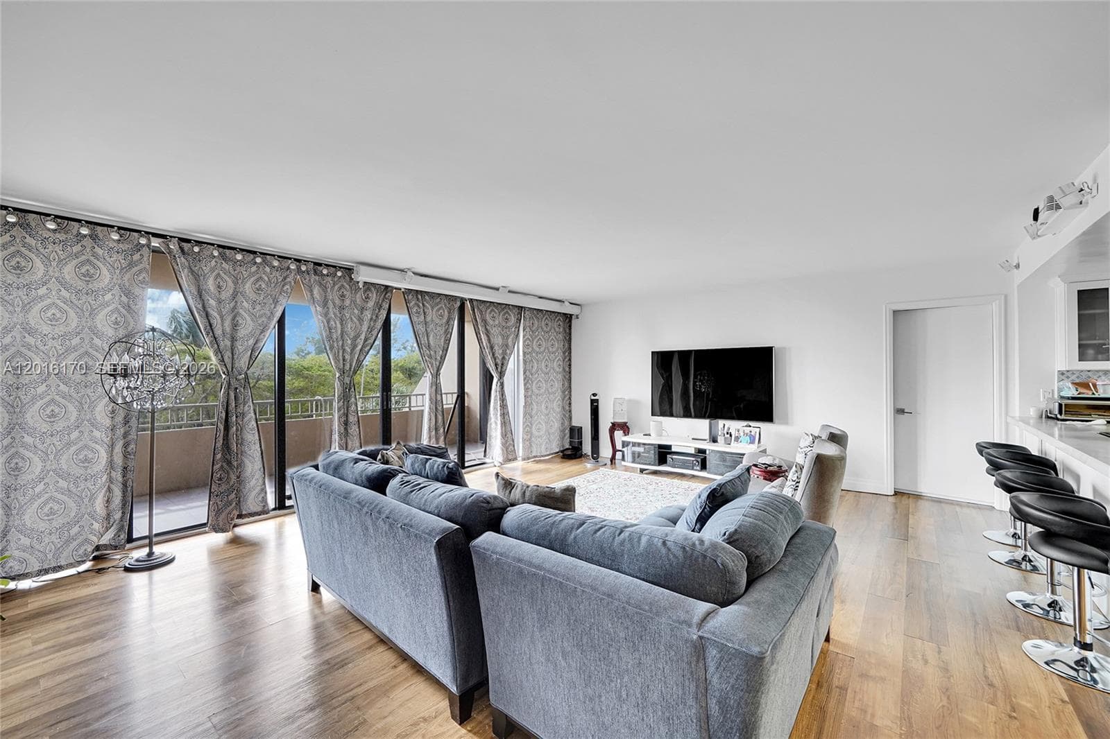 11113 Biscayne Blvd # 255, Miami FL 33181 — 17