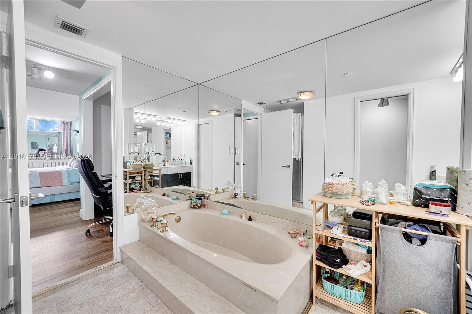 11113 Biscayne Blvd # 255, Miami FL 33181 — 31