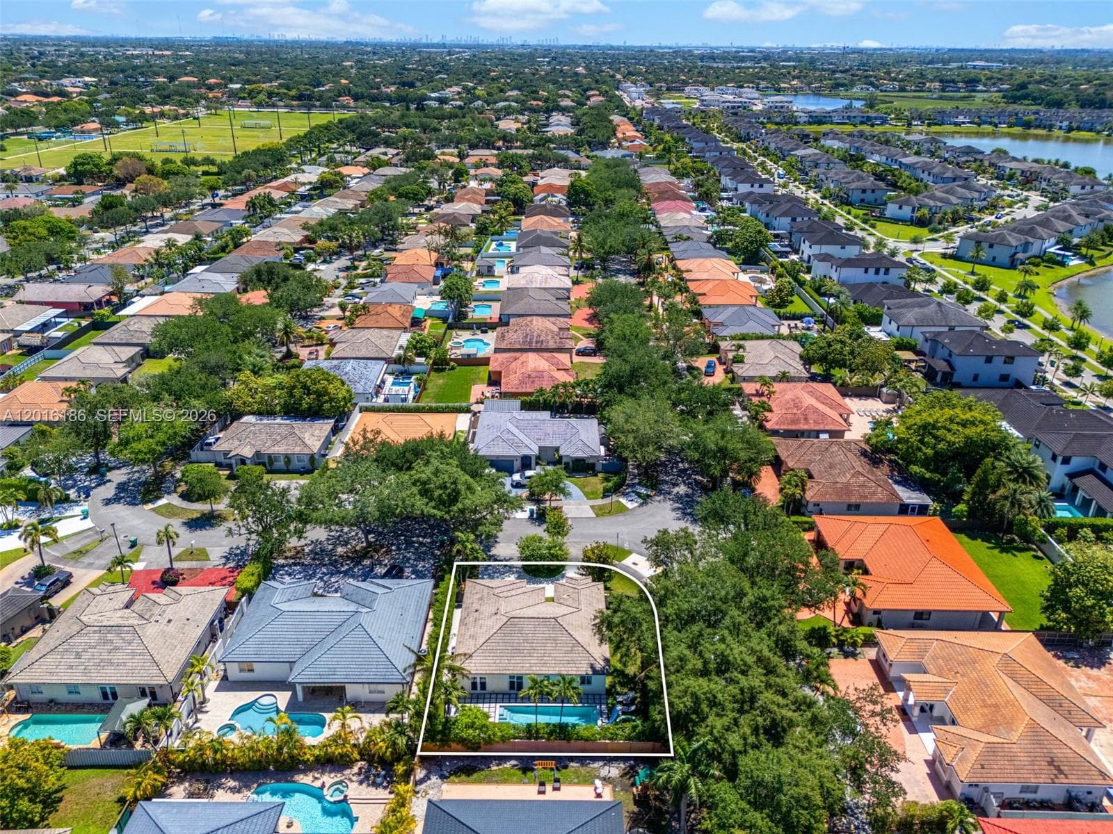 16238 NW 91st Ave, Miami Lakes FL 33018 — 52