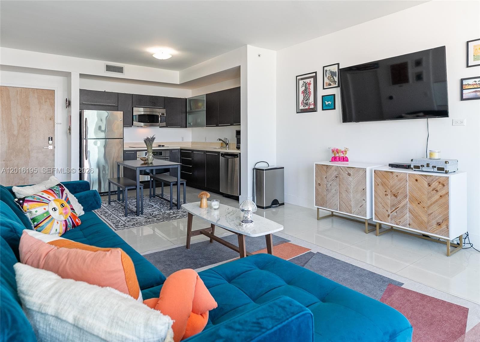 90 SW 3rd St # 1611, Miami FL 33130 — 2