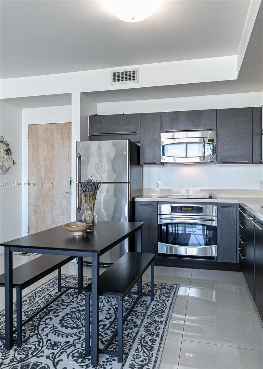 90 SW 3rd St # 1611, Miami FL 33130 — 6