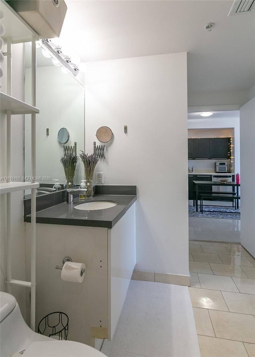 90 SW 3rd St # 1611, Miami FL 33130 — 13