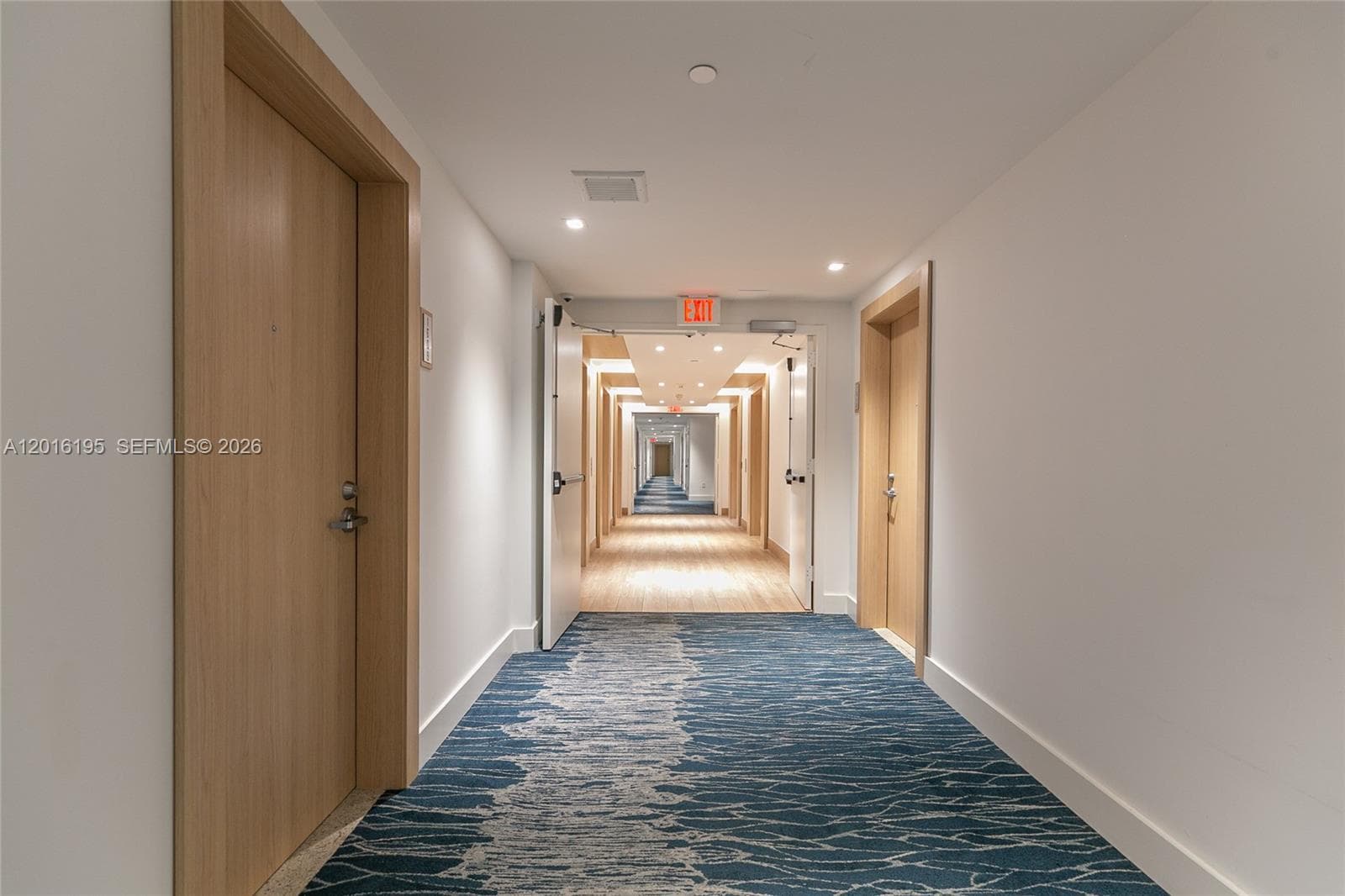 90 SW 3rd St # 1611, Miami FL 33130 — 16