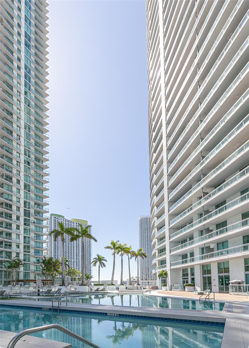90 SW 3rd St # 1611, Miami FL 33130 — 26