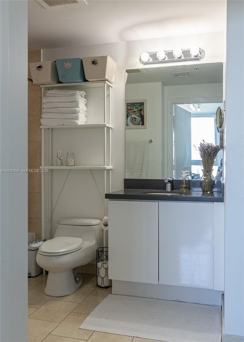 90 SW 3rd St # 1611, Miami FL 33130 — 11